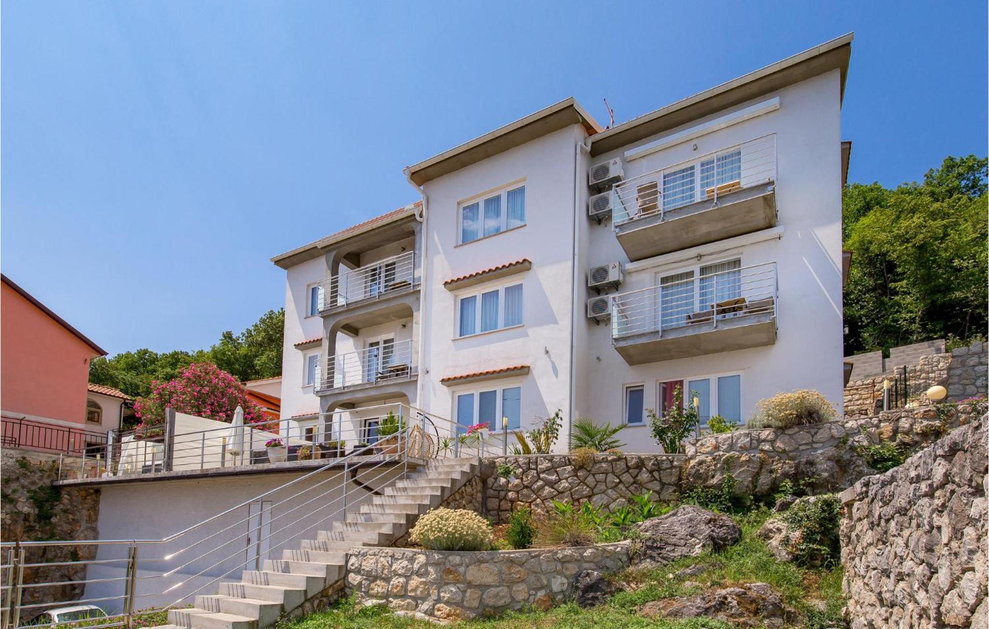 Stunning Apartment In Moscenicka Draga Bagian luar foto
