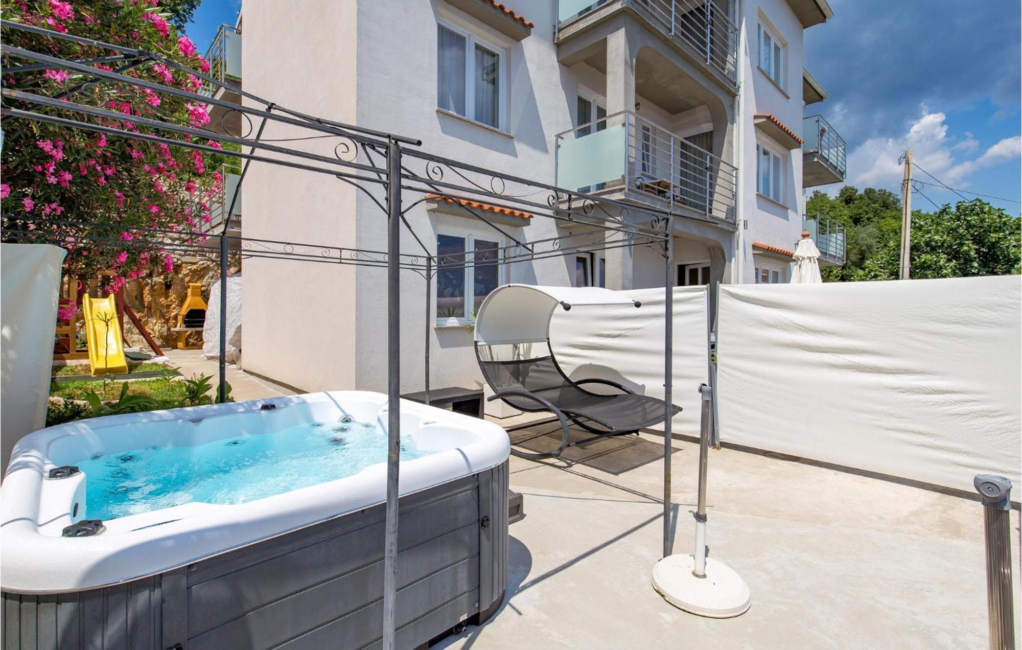 Stunning Apartment In Moscenicka Draga Bagian luar foto