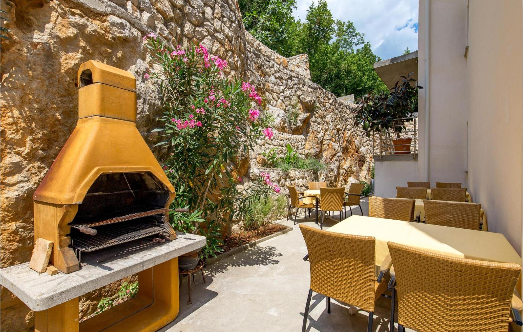 Stunning Apartment In Moscenicka Draga Bagian luar foto