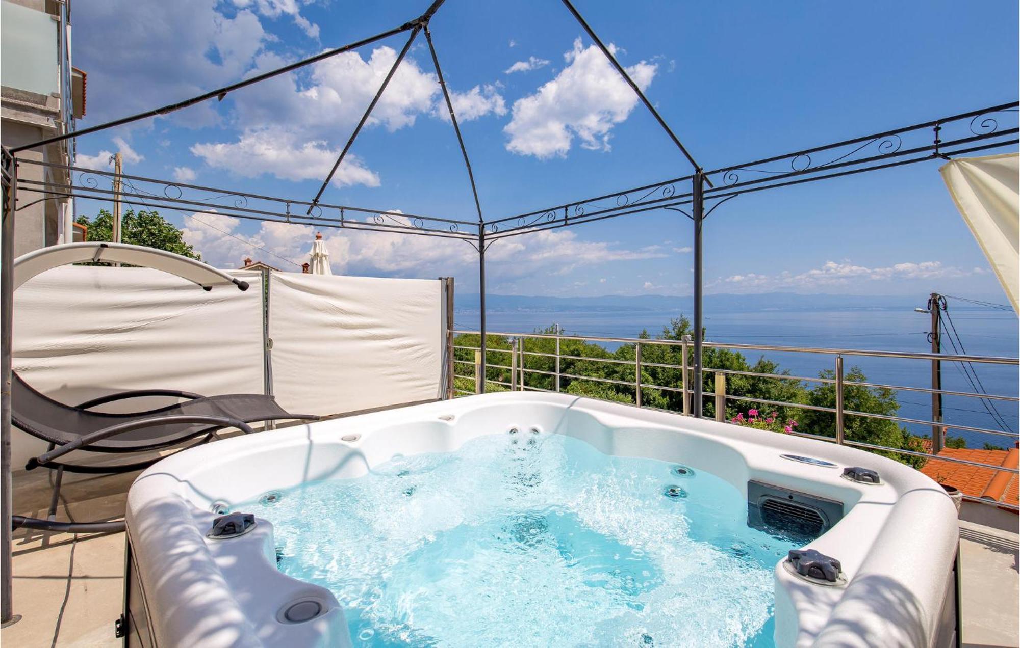 Stunning Apartment In Moscenicka Draga Bagian luar foto