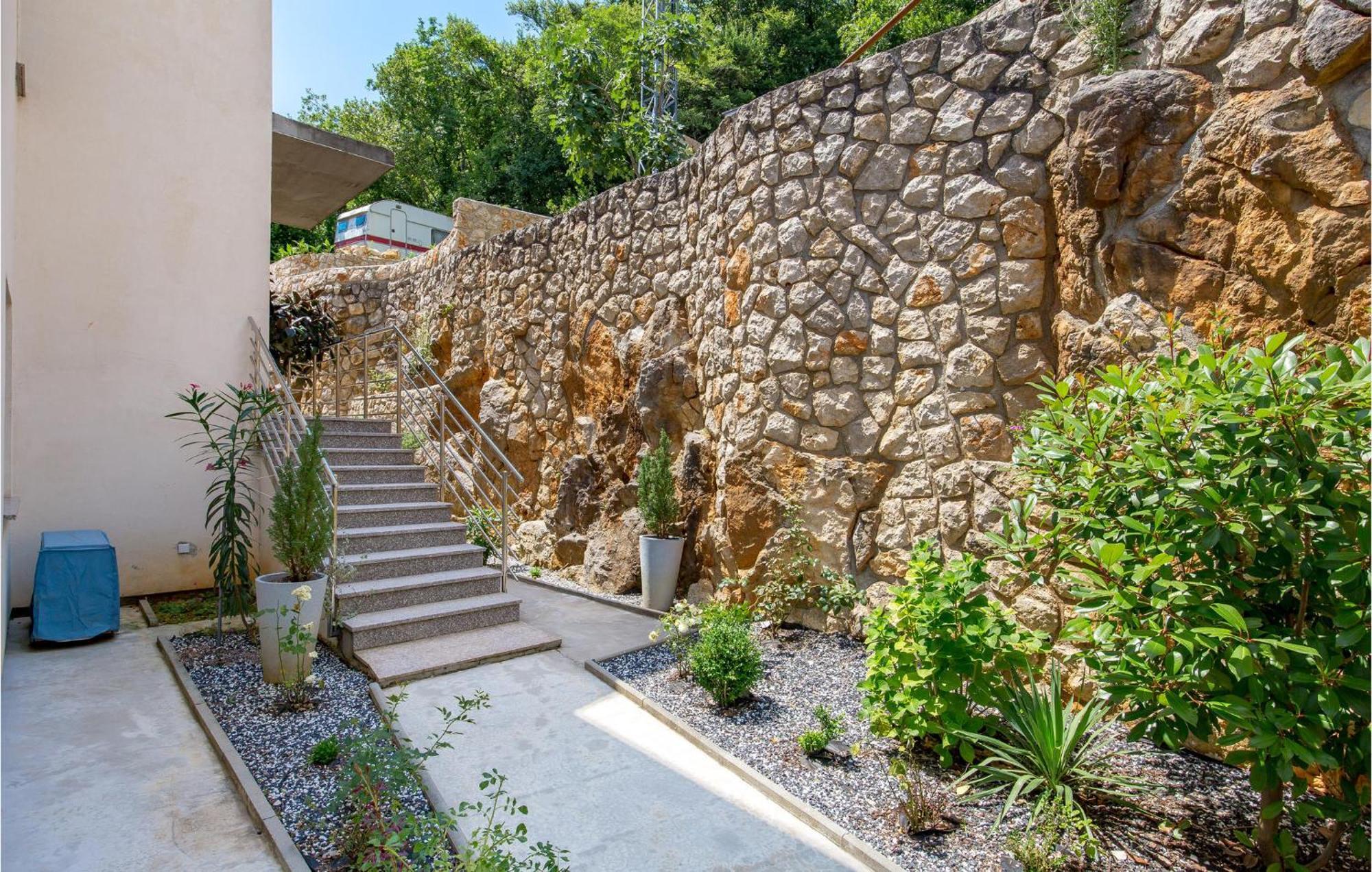 Stunning Apartment In Moscenicka Draga Bagian luar foto
